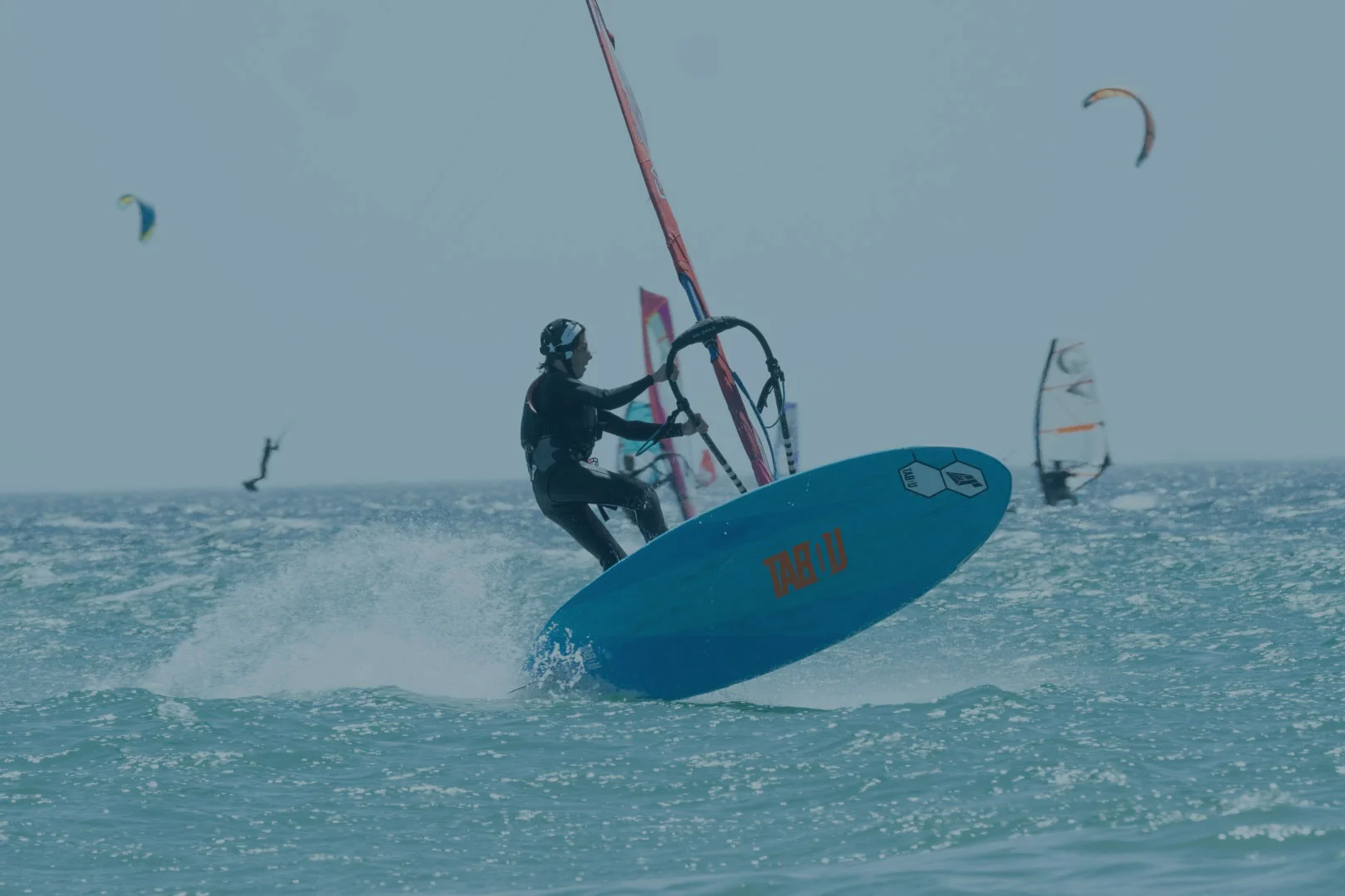 Teen-Windsurf-bg